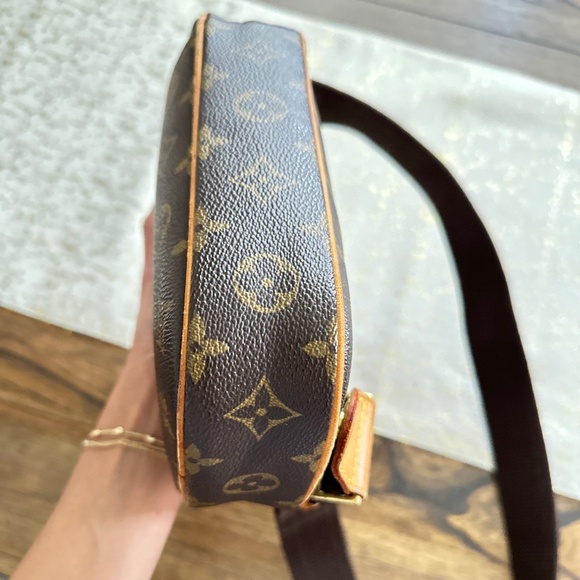 Louis Vuitton Gange Monogram Crossbody - Picture 12 of 16